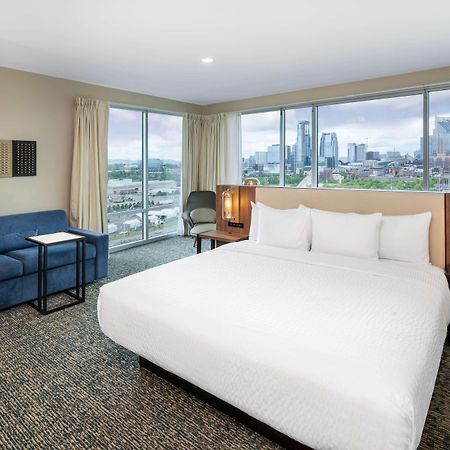 La Quinta Inn & Suites By Wyndham Nashville Downtown Stadium Екстериор снимка